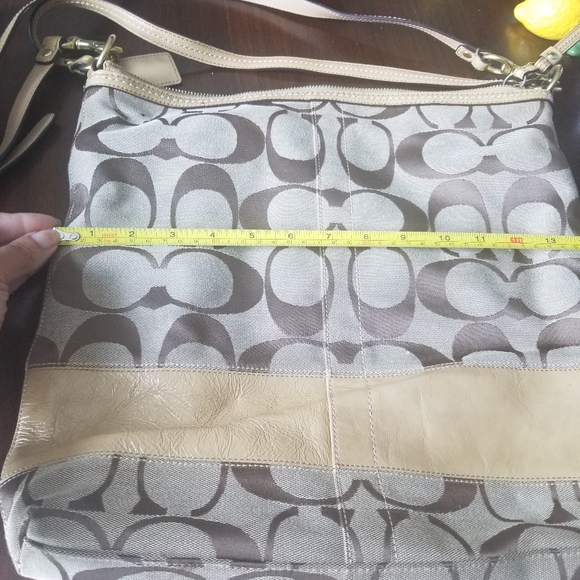 Brown & Tan Large Coach Handbag. - Picture 4 of 8